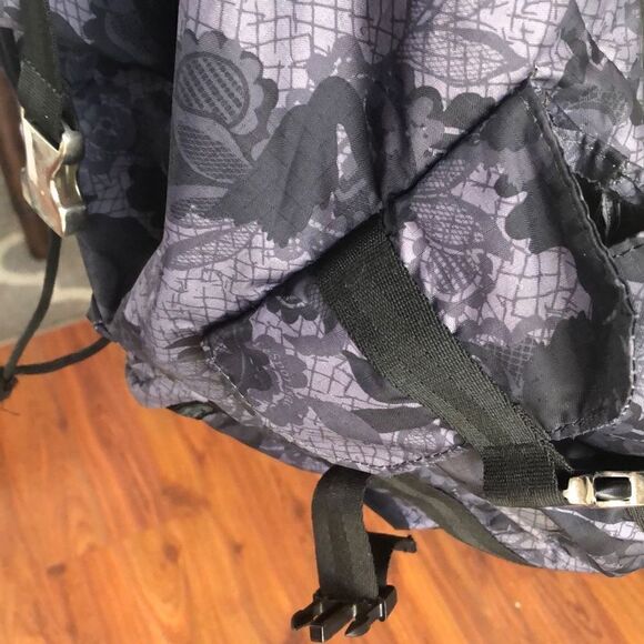 Lesportsac Black and gray lace pattern large knapsack, backpack nylon - Picture 7 of 7